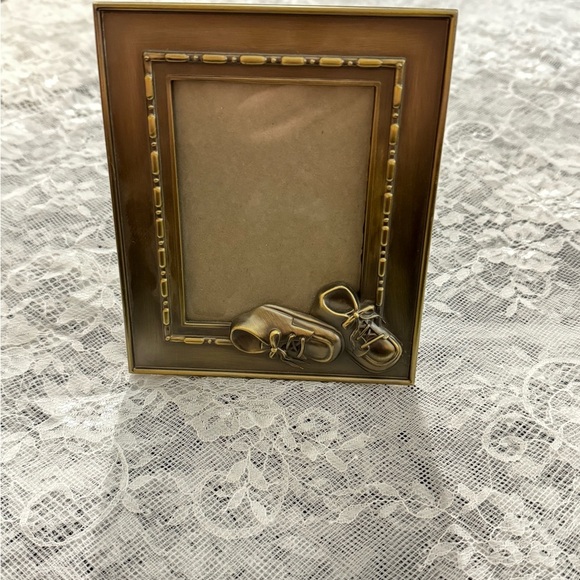 Vintage Elegant Bronze Photo Picture Frame with Baby Shoes MCM 80’s 90’s Nursery - Picture 3 of 8